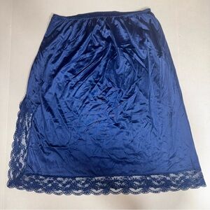 Impulse Women’s Size 1X Blue Lace Trim Midi Skirt Half Slip